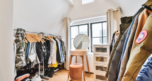 Coût d'aménagement de dressing sous pente sur mesure